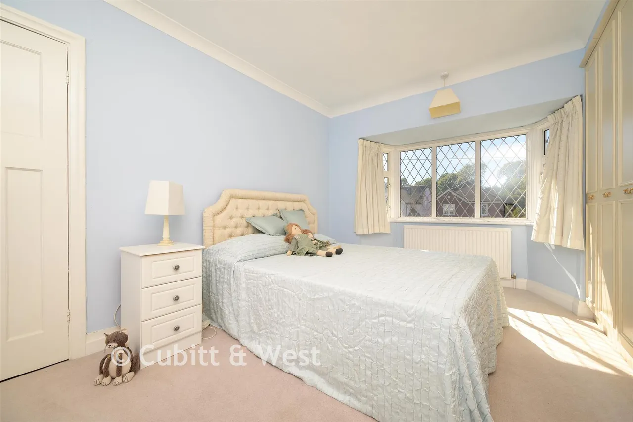 Epsom Lane South, Tadworth, KT20, photo 11