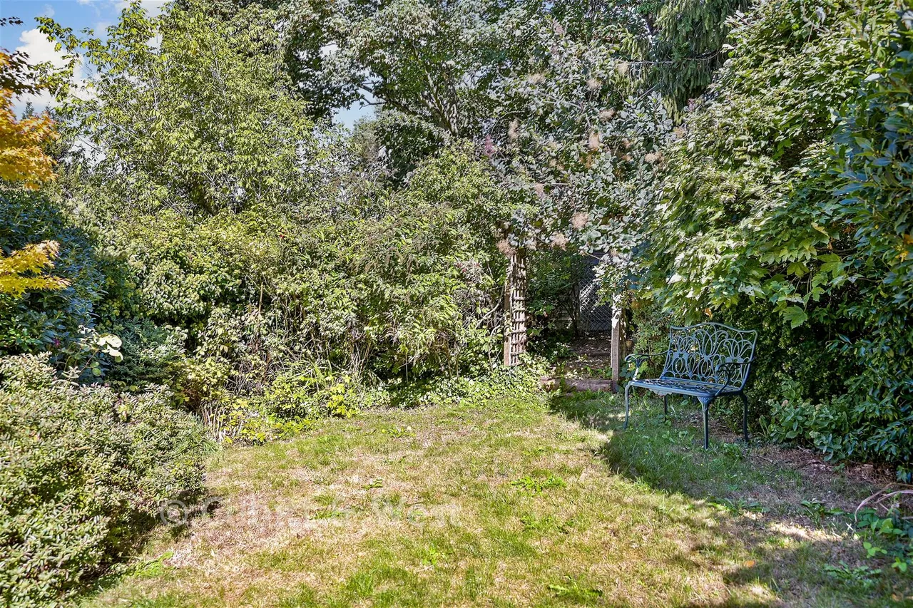 Epsom Lane South, Tadworth, KT20, photo 16