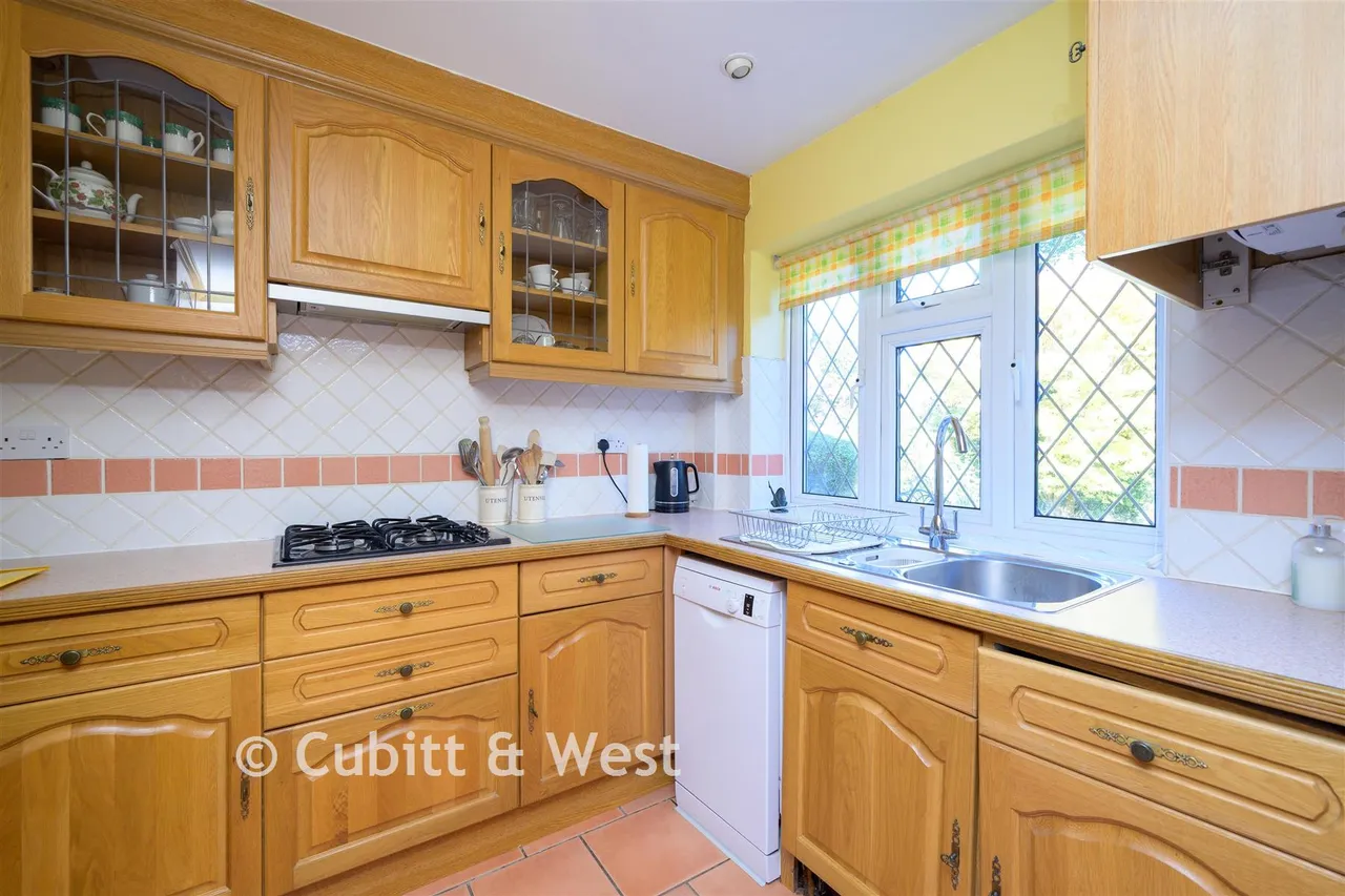 Epsom Lane South, Tadworth, KT20, photo 10