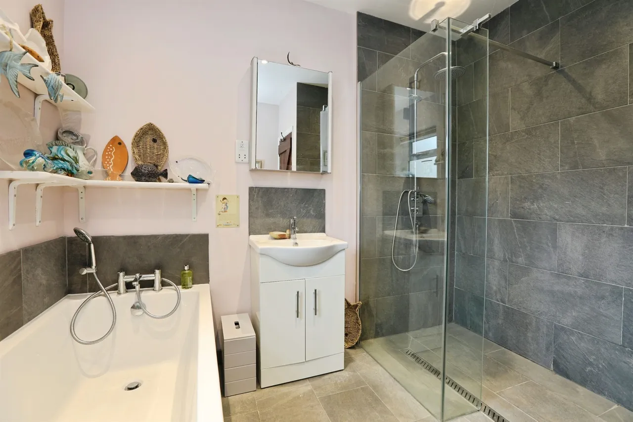 Copthorne Road, Felbridge, East Grinstead, photo 9