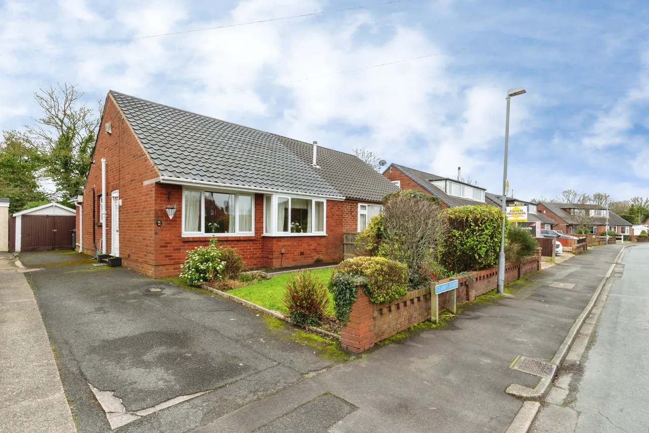 2 bed house for sale — Glamis Road, Leyland