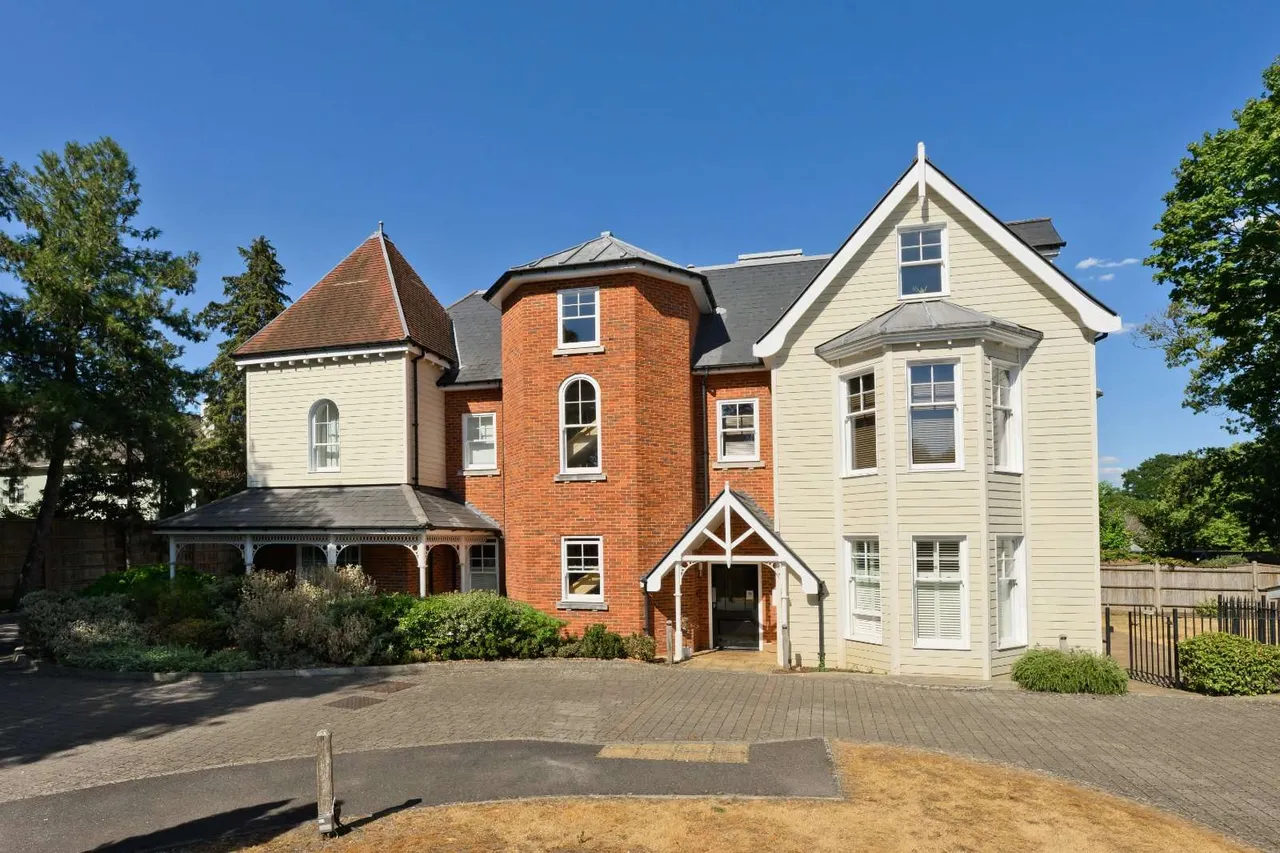 Oatlands Chase, Weybridge, Surrey, KT13 9RS, photo 11