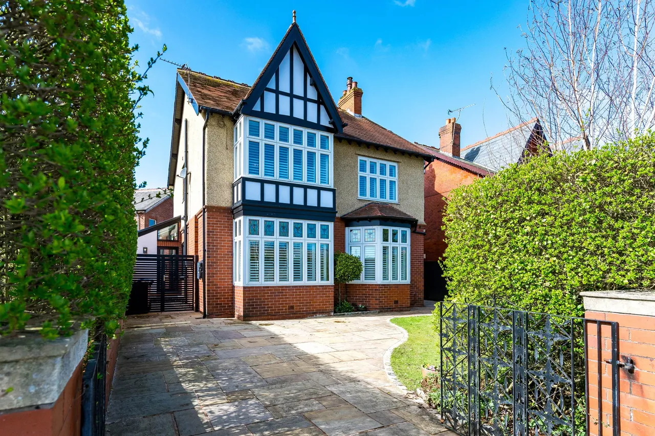 4 bed house for sale, Blackpool Road, Lytham St Anne’s, FY8