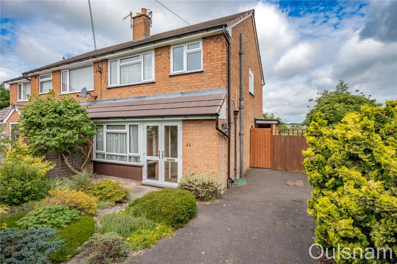 3 bed house for sale — Woodrow Lane, Catshill, Bromsgrove, Worcestershire, B61 0PP