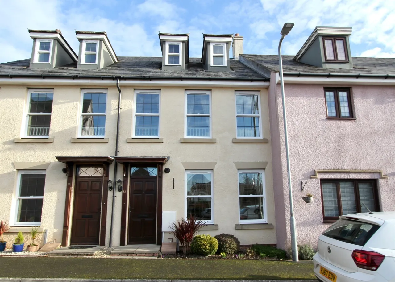 4 bed house for sale, King Harolds View Caldicot, NP26