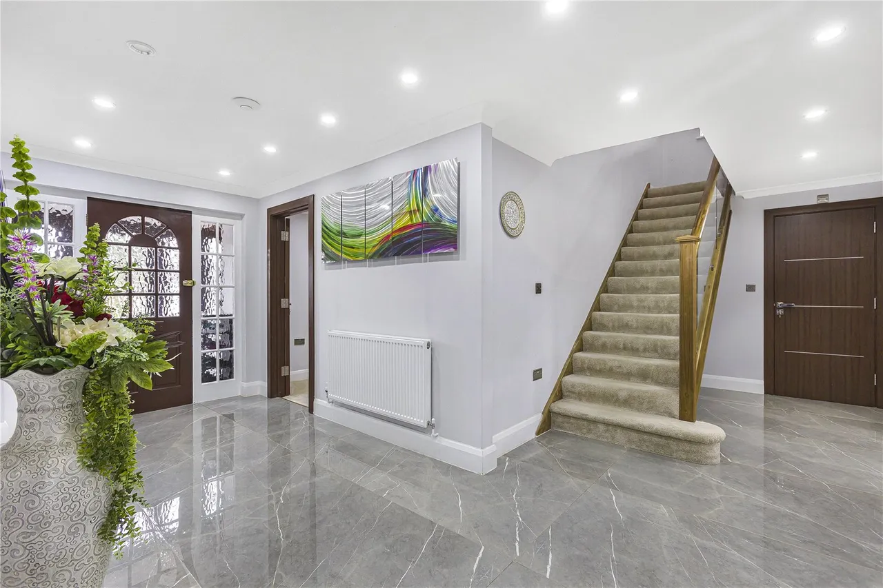 Hanyards Lane, Cuffley, Herts, EN6 4AT, photo 2