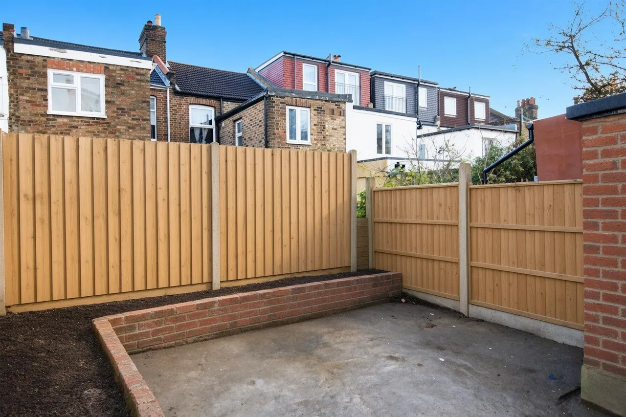 Felixstowe Road, Kensal Green, NW10, photo 6