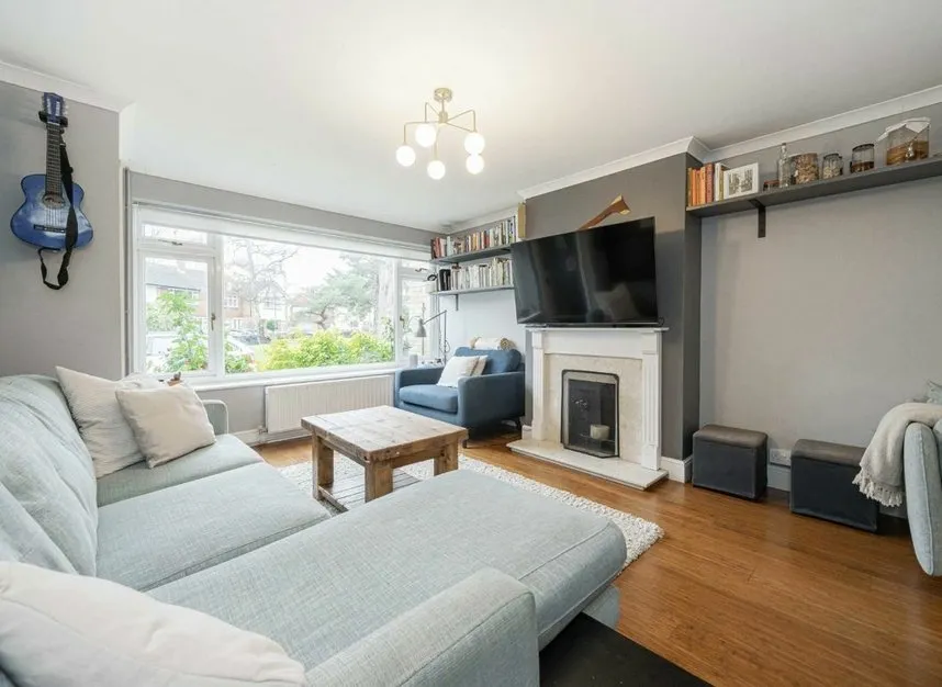Elizabeth Gardens, Sunbury-On-Thames, TW16, photo 2