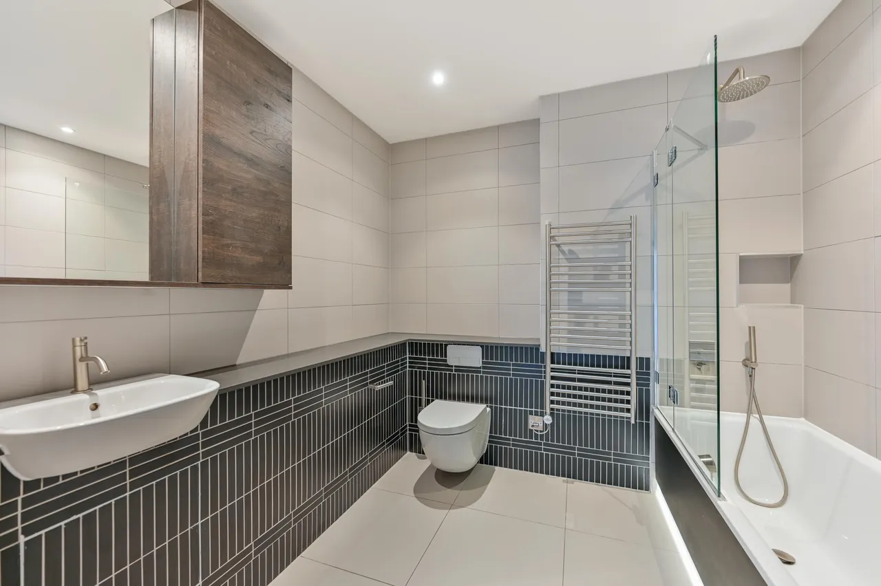 Showflat 4 (2 bed), Charter Place, Hounslow, photo 8