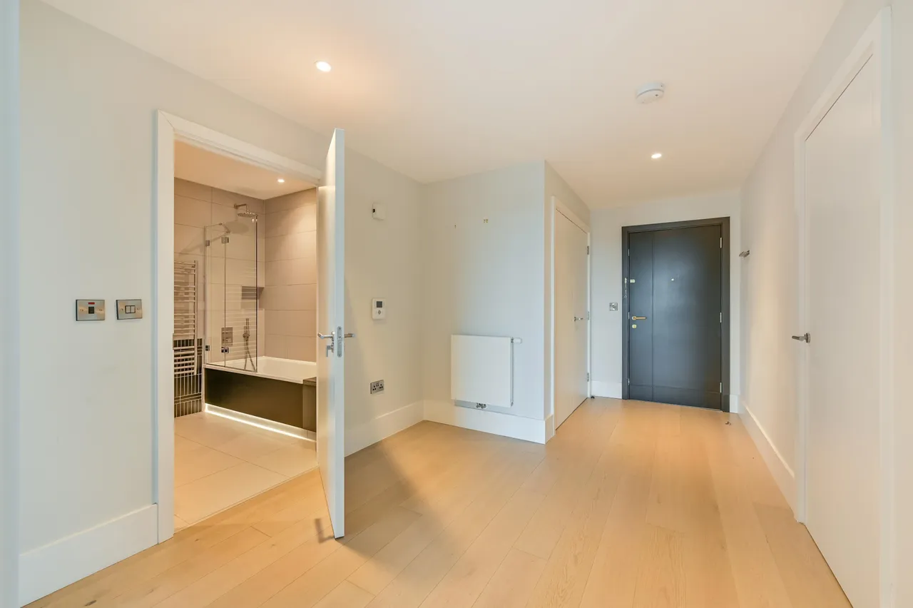 Showflat 4 (2 bed), Charter Place, Hounslow, photo 11