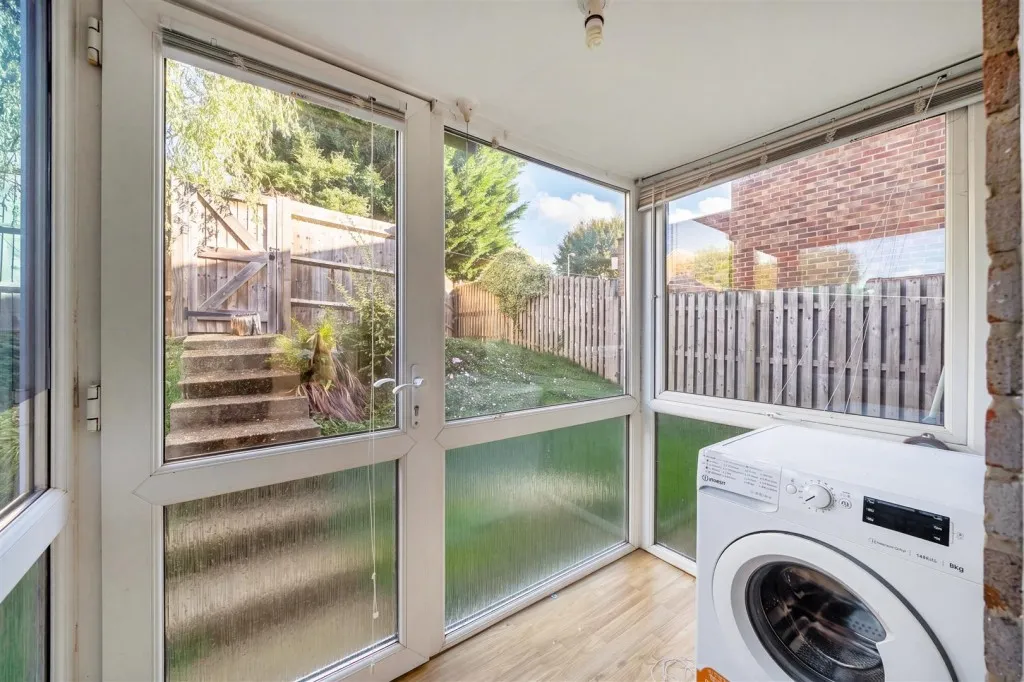 Kingsway, Caversham, photo 2