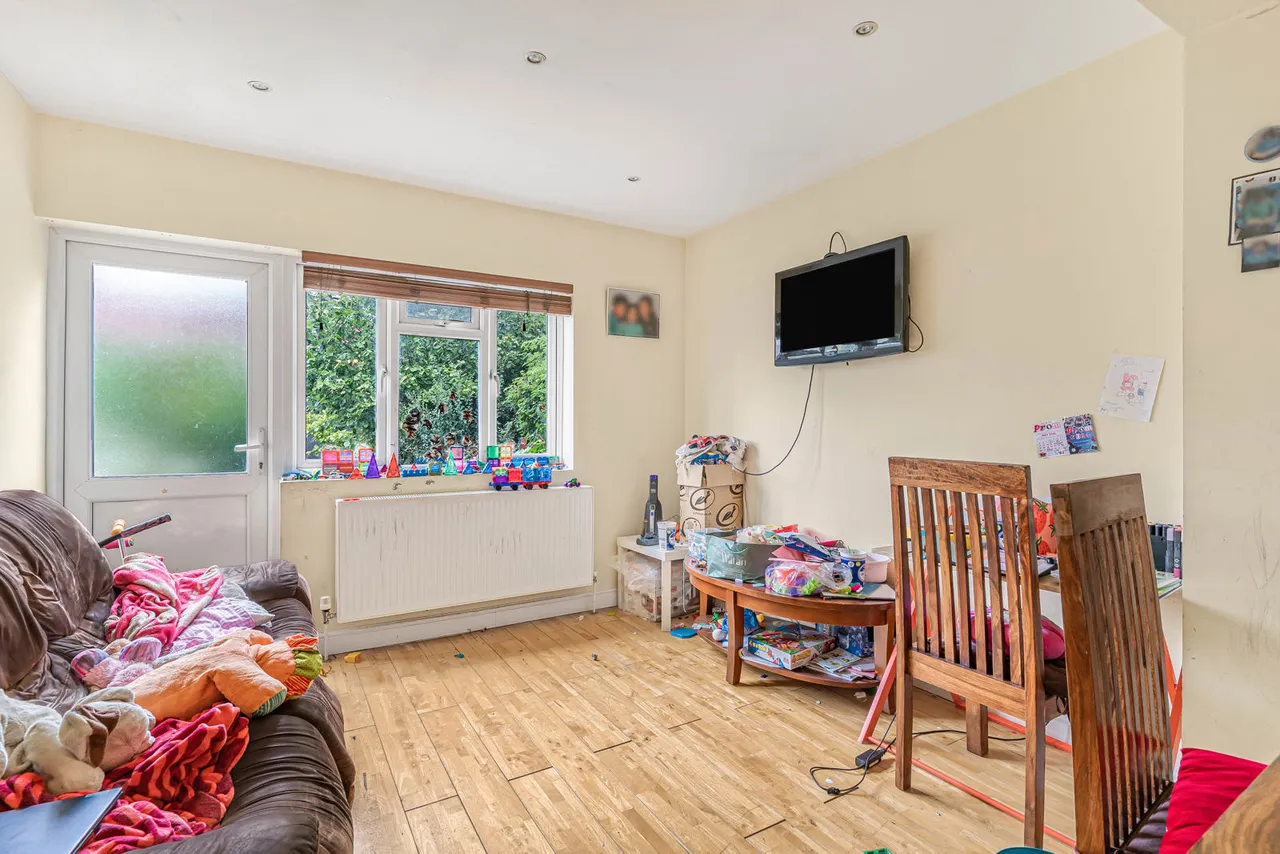 Middle Road, London, SW16, photo 12
