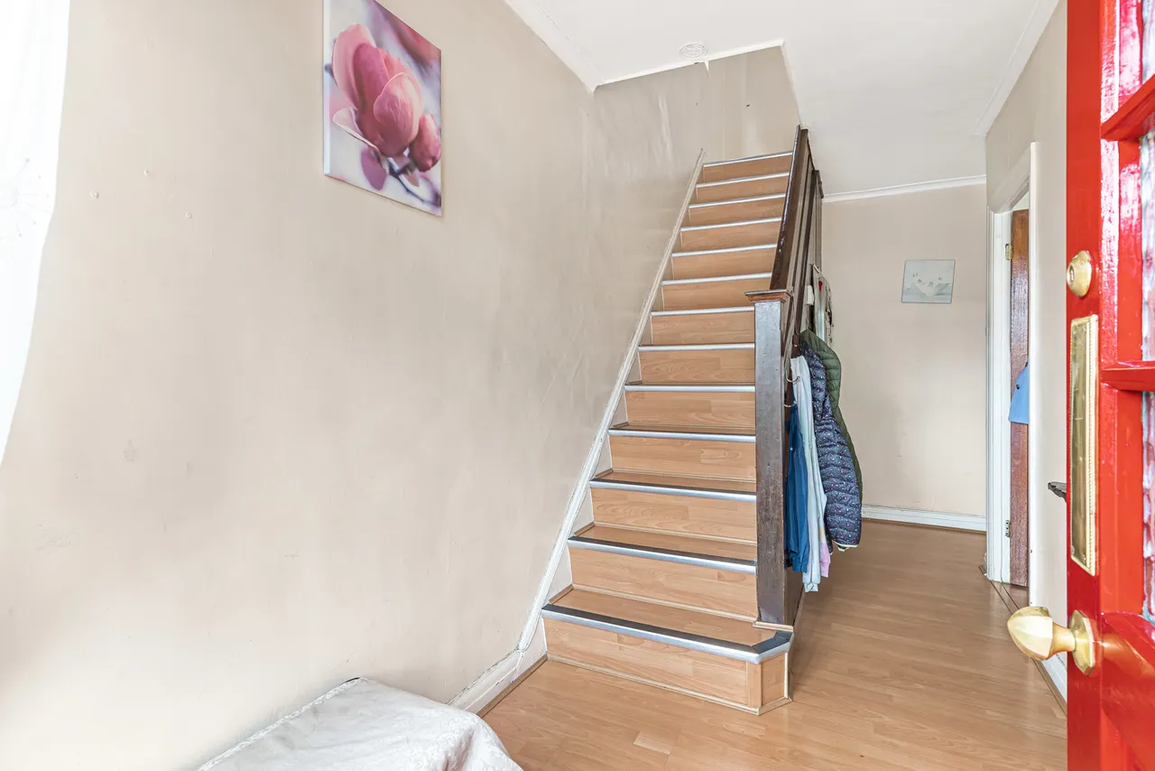 Middle Road, London, SW16, photo 13