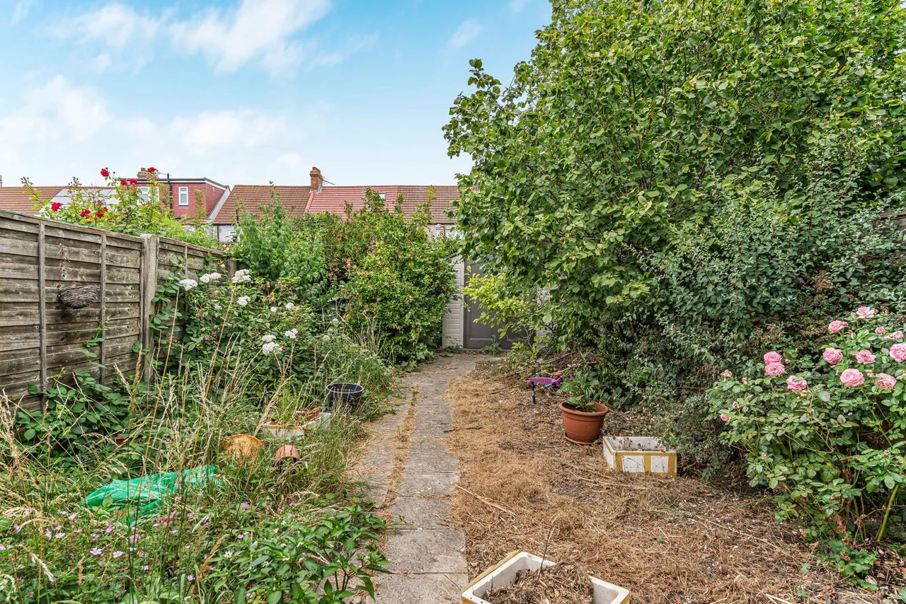 Middle Road, London, SW16, photo 5