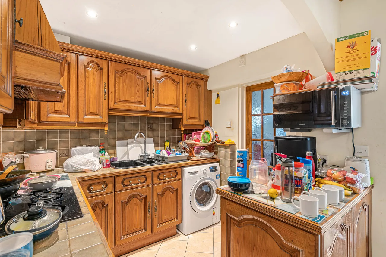 Middle Road, London, SW16, photo 10