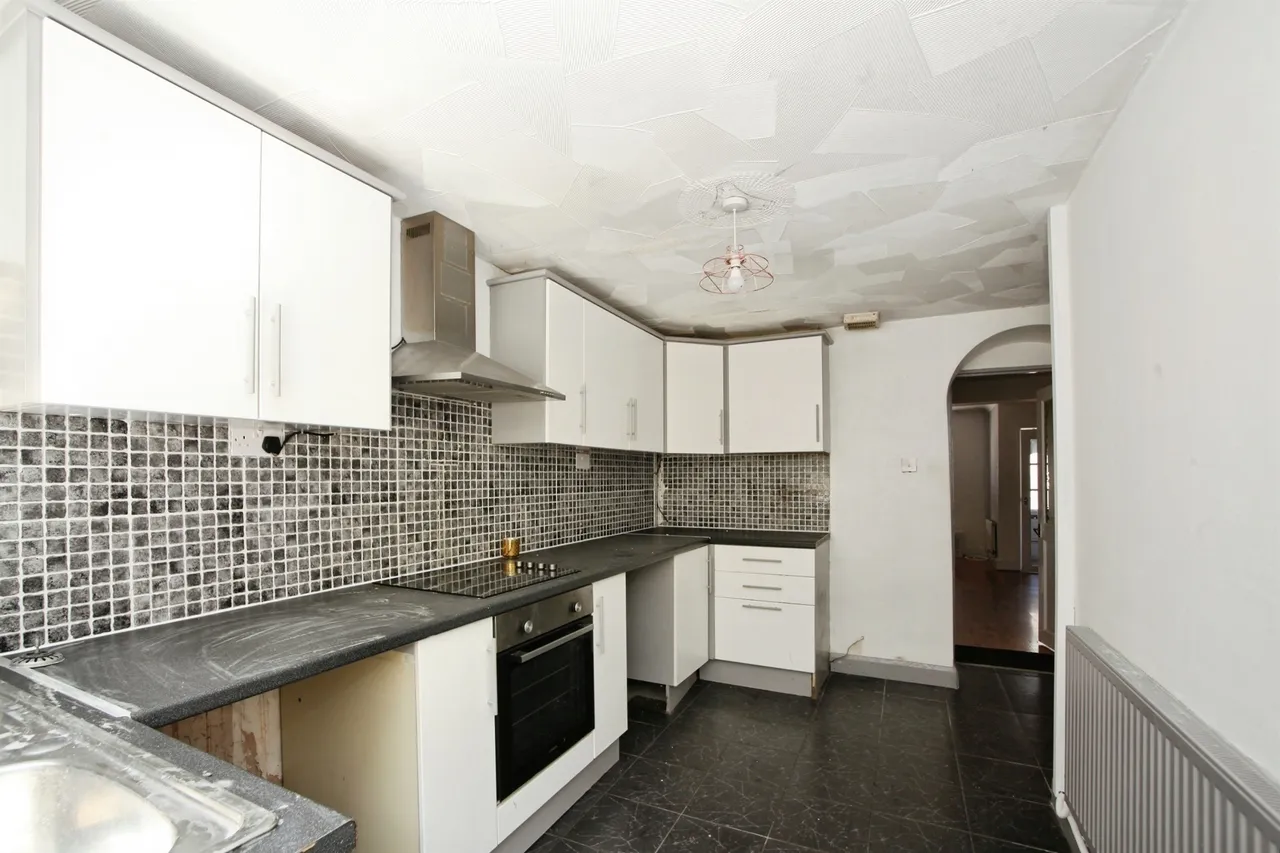 Penygraig Road, Tonypandy, CF40, photo 13