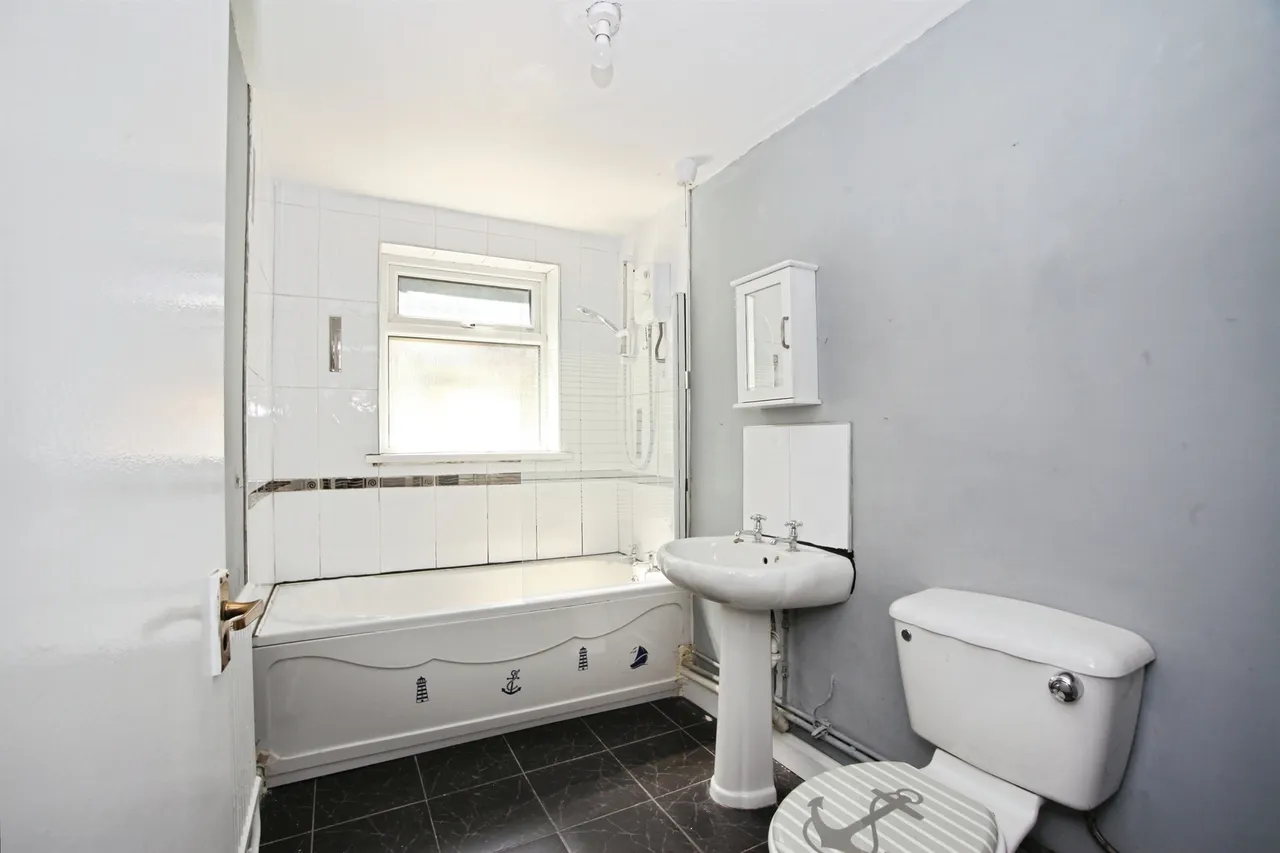 Penygraig Road, Tonypandy, CF40, photo 10