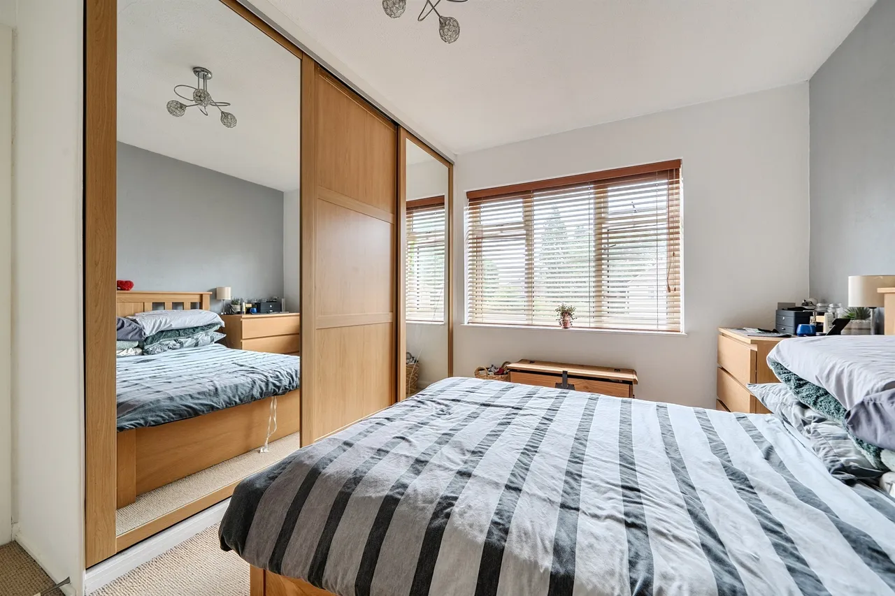 Lyndhurst Gardens, Enfield, photo 8