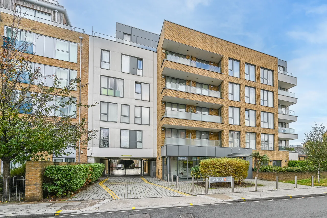 2 bed flat for sale, London, W6