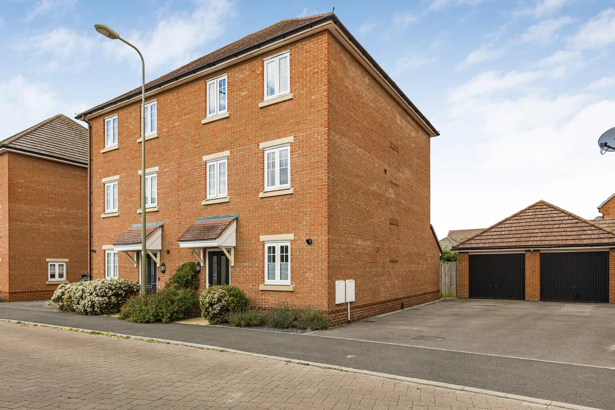 5 bed house for sale, Blackthorn Road, Didcot