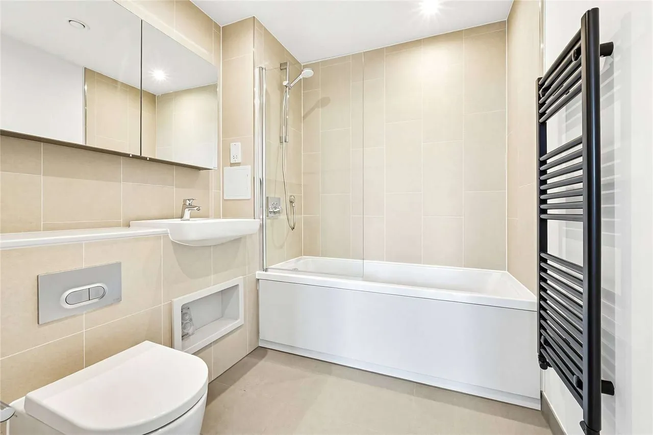 Barking Road, London, E6 2RT, photo 4