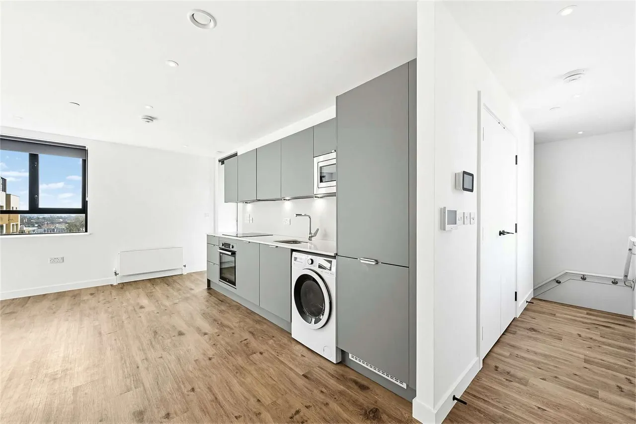 Barking Road, London, E6 2RT, photo 5