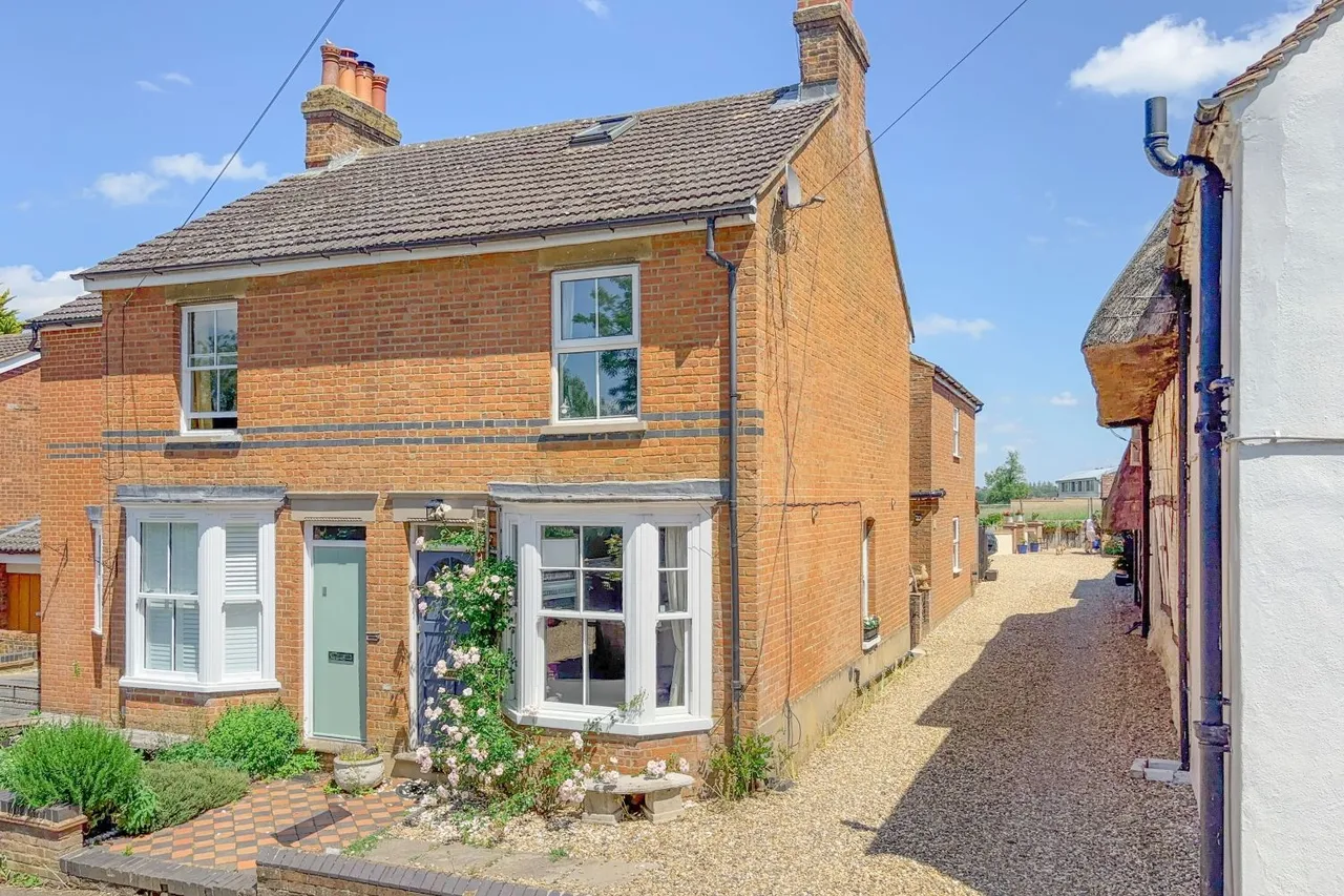 The Lane, Tebworth, LU7, photo 2
