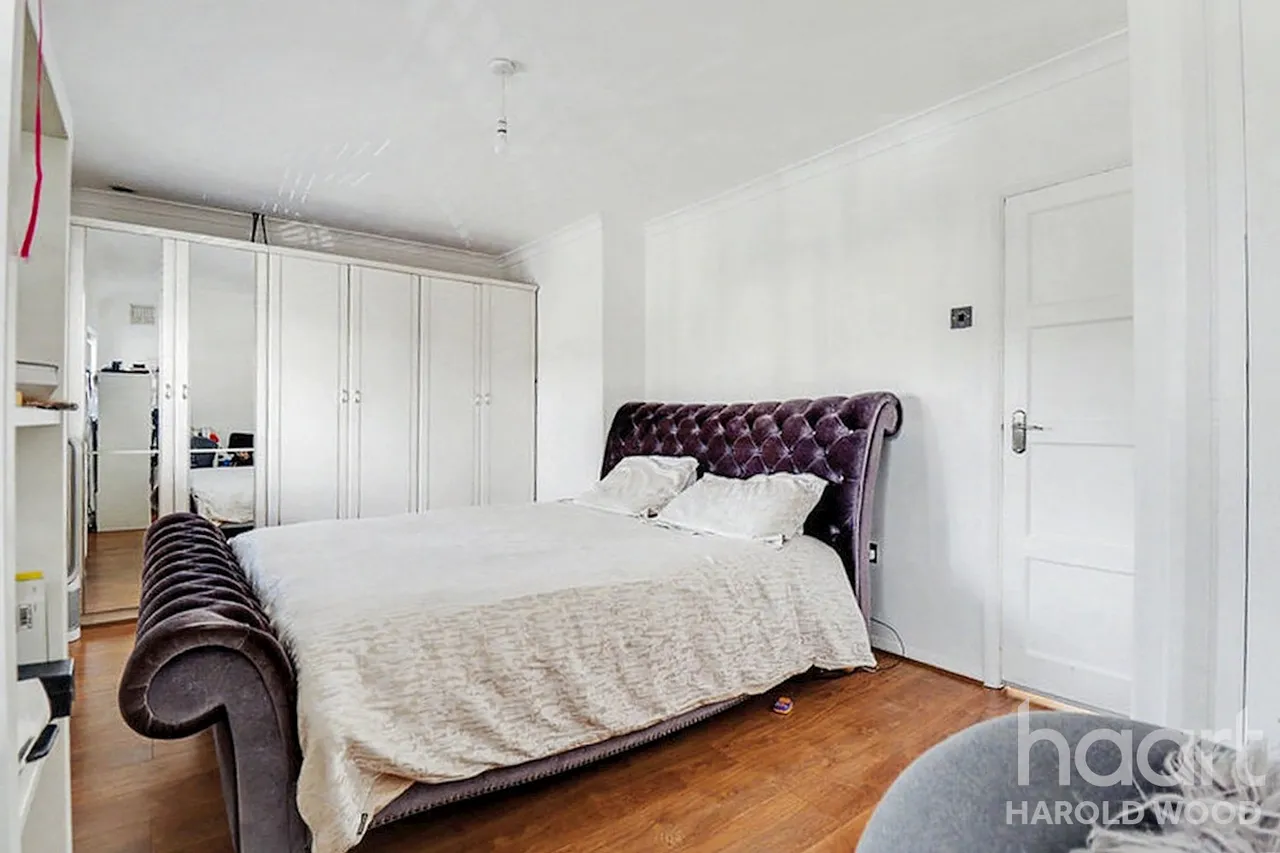 Chippenham Road, Harold Hill, RM3, photo 8