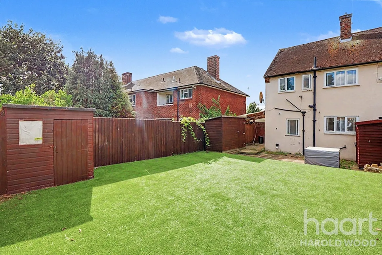 Chippenham Road, Harold Hill, RM3, photo 18