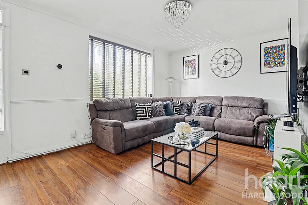 Chippenham Road, Harold Hill, RM3, photo 5