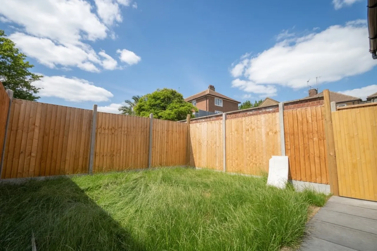 Parkfield Road, Feltham, photo 10