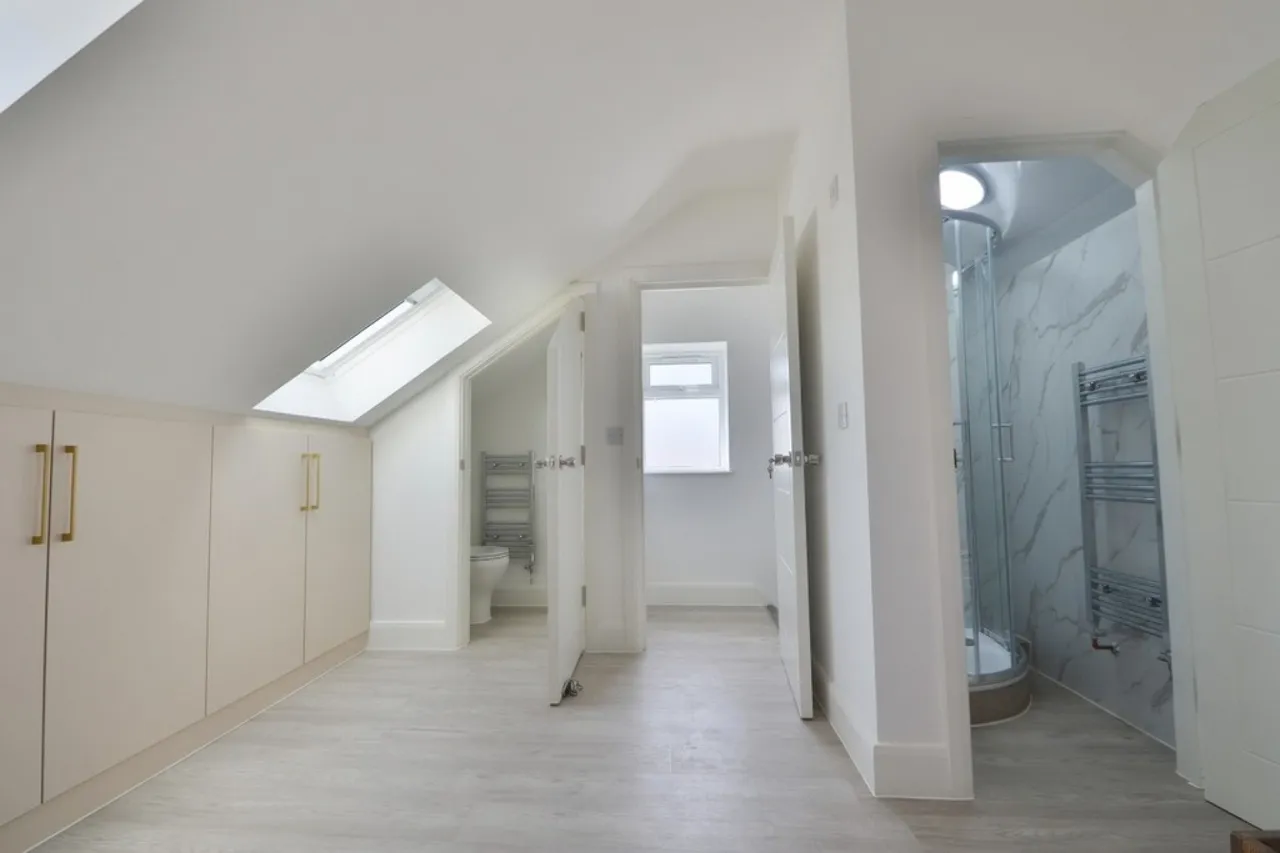 Parkfield Road, Feltham, photo 7