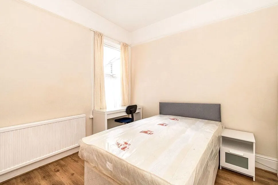 Fawcett Road, Southsea, PO4, photo 9