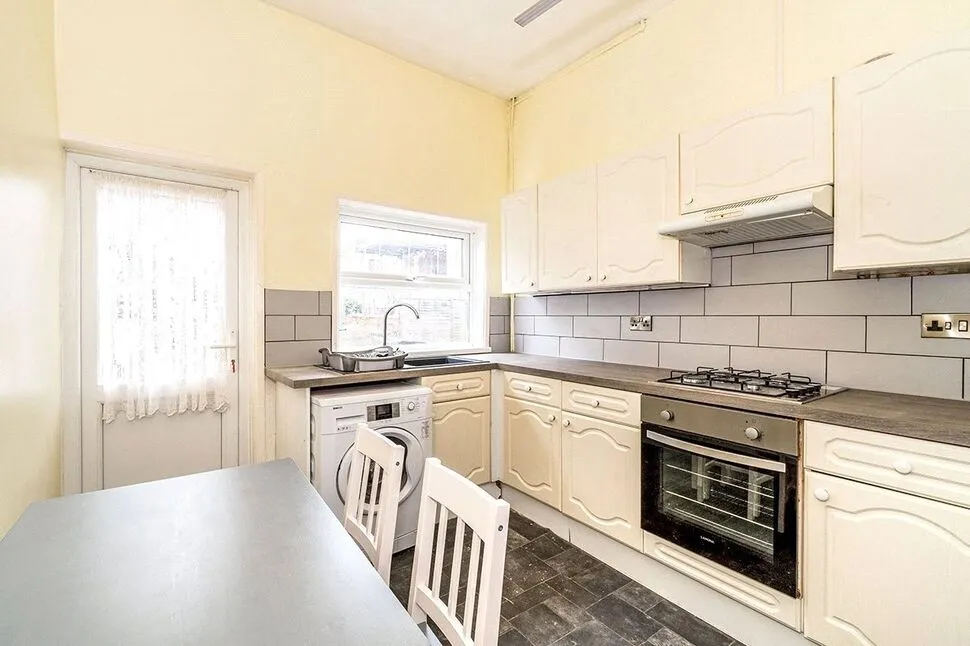 Fawcett Road, Southsea, PO4, photo 2