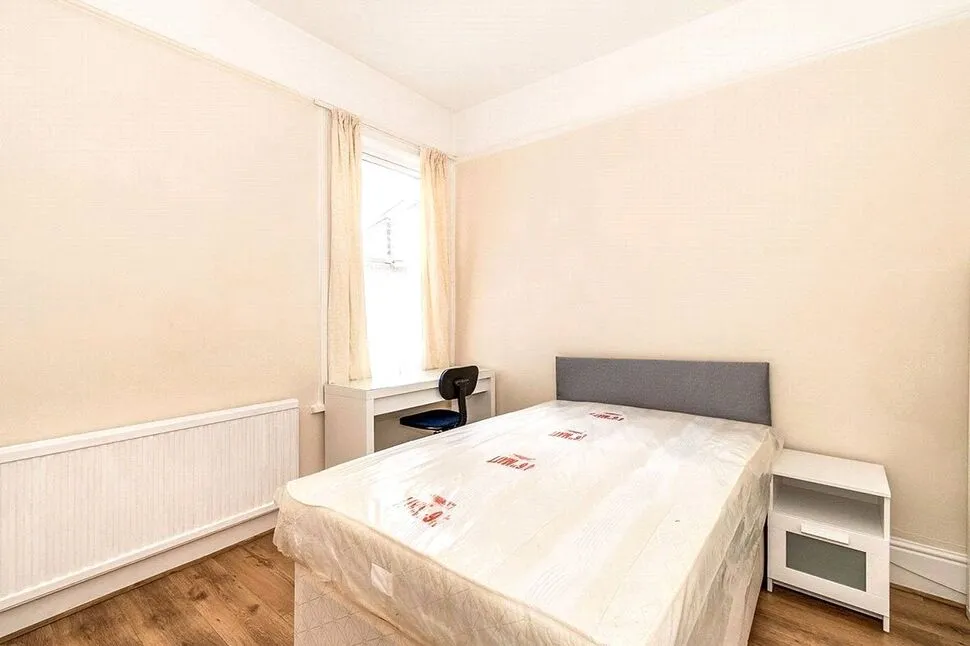 Fawcett Road, Southsea, PO4, photo 5