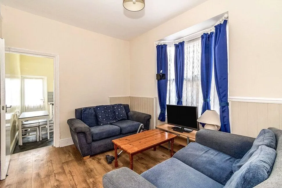 Fawcett Road, Southsea, PO4, photo 6
