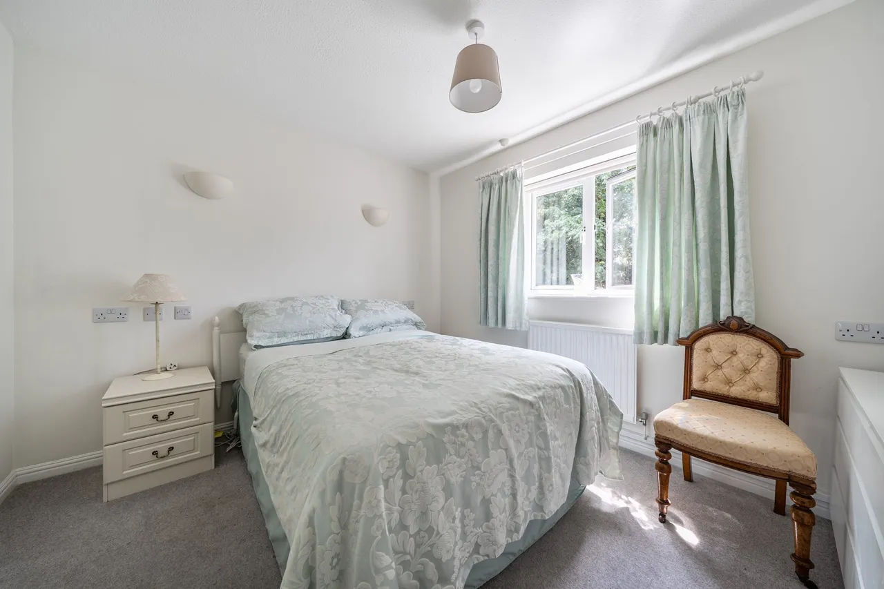 Palace Gate, Odiham, Hook, RG29 1JZ, photo 9