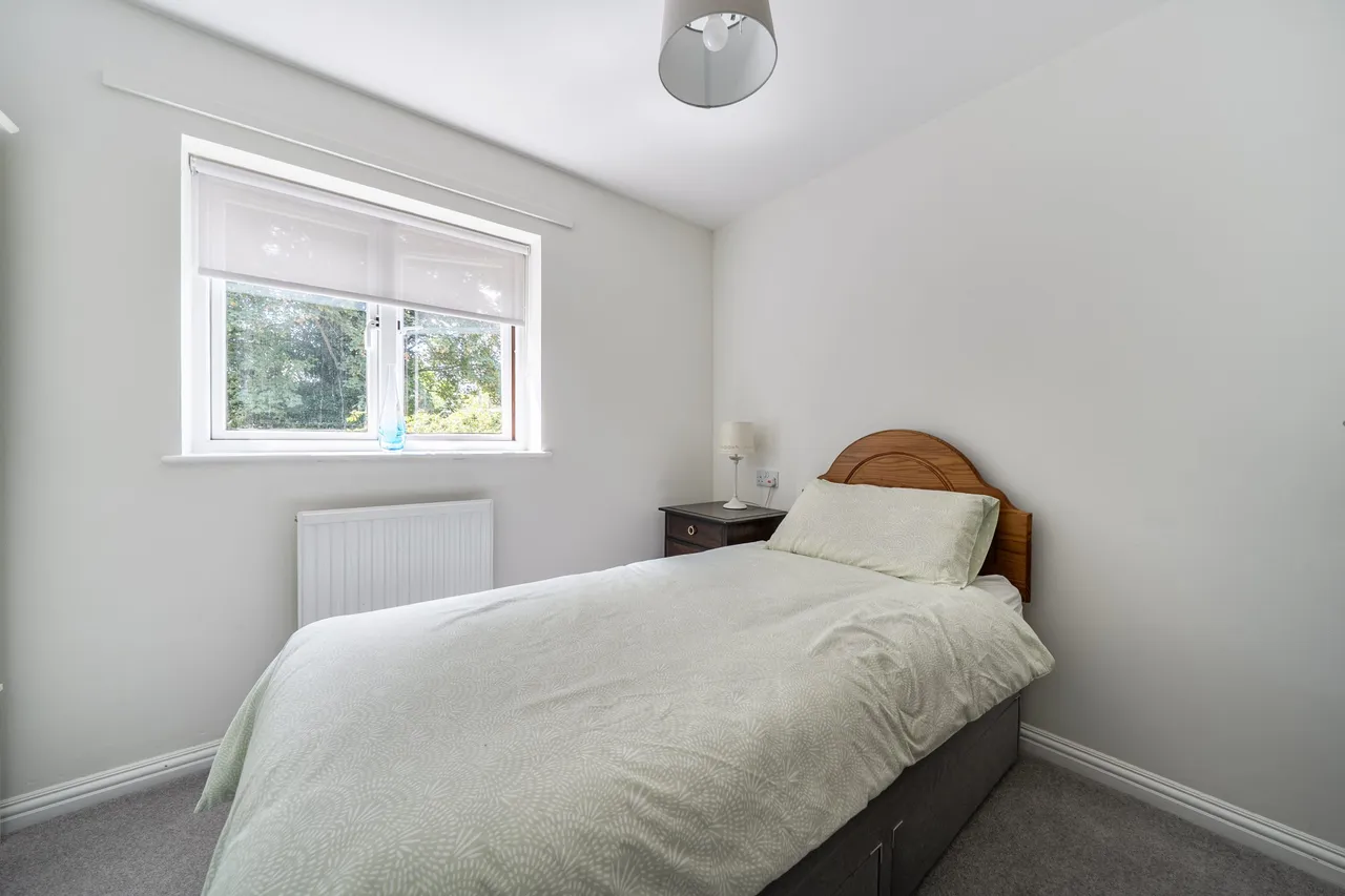 Palace Gate, Odiham, Hook, RG29 1JZ, photo 11