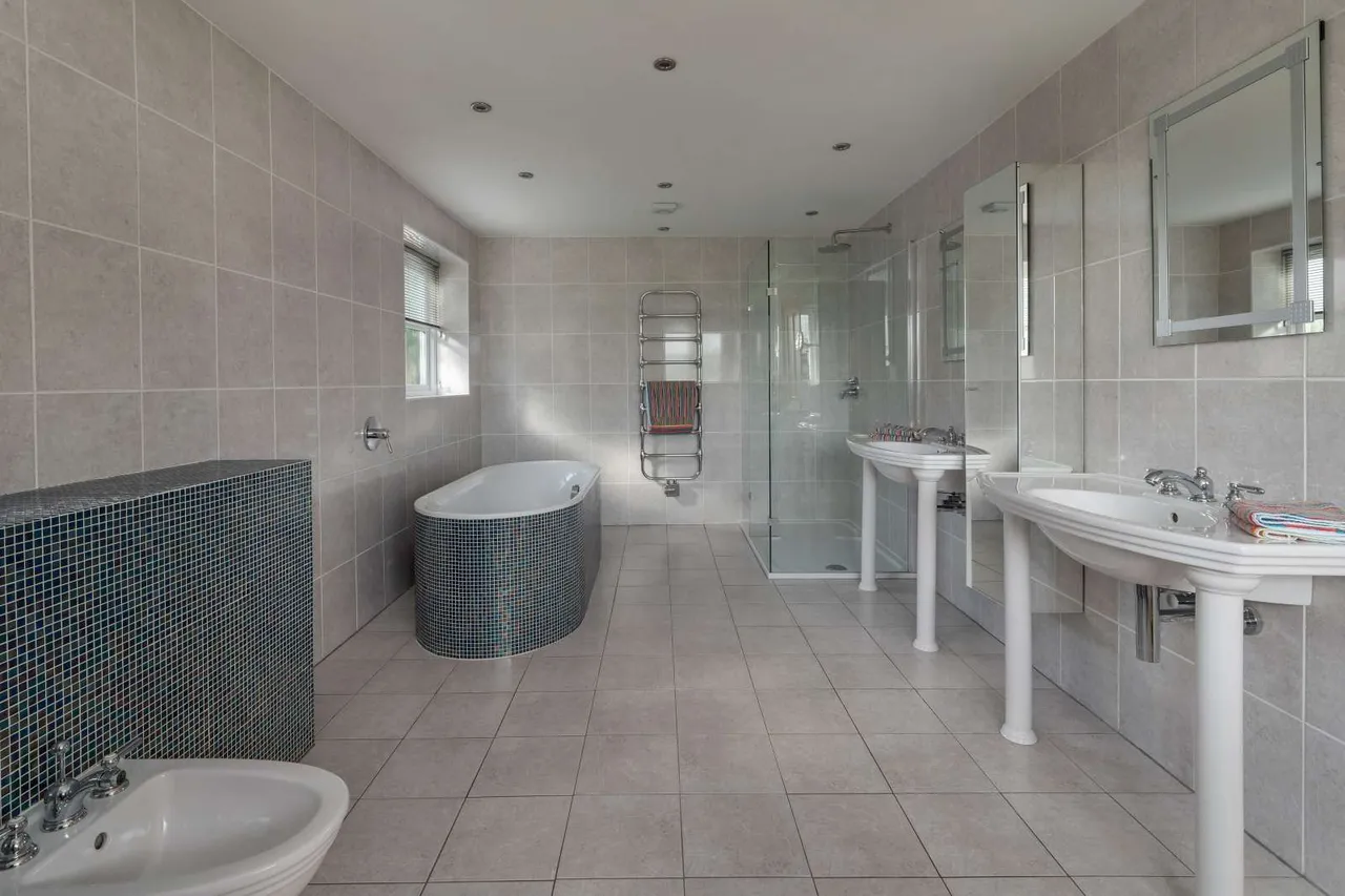 Chelford Road, Prestbury, SK10, photo 20
