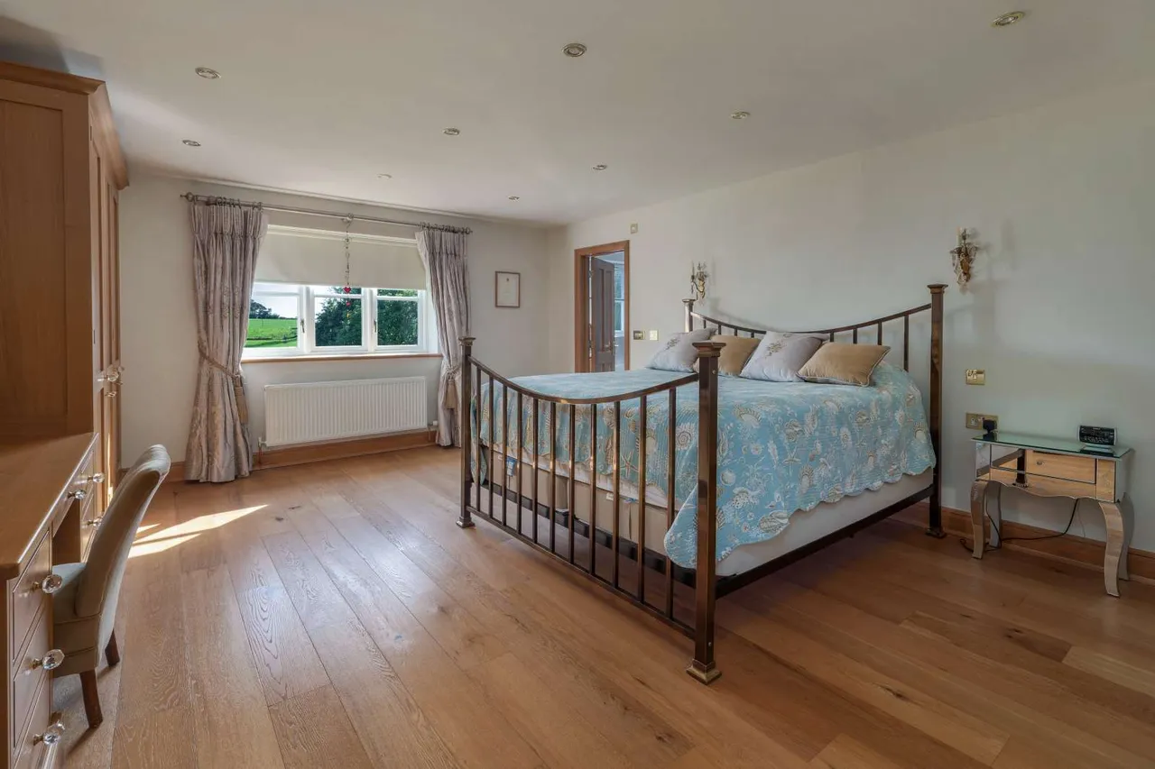 Chelford Road, Prestbury, SK10, photo 18