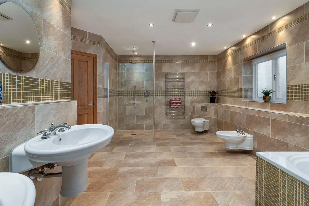 Chelford Road, Prestbury, SK10, photo 23
