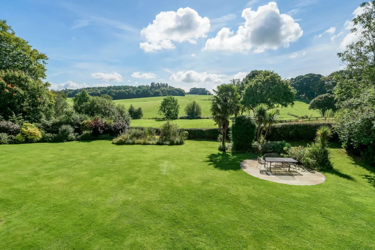 Chelford Road, Prestbury, SK10, photo 5