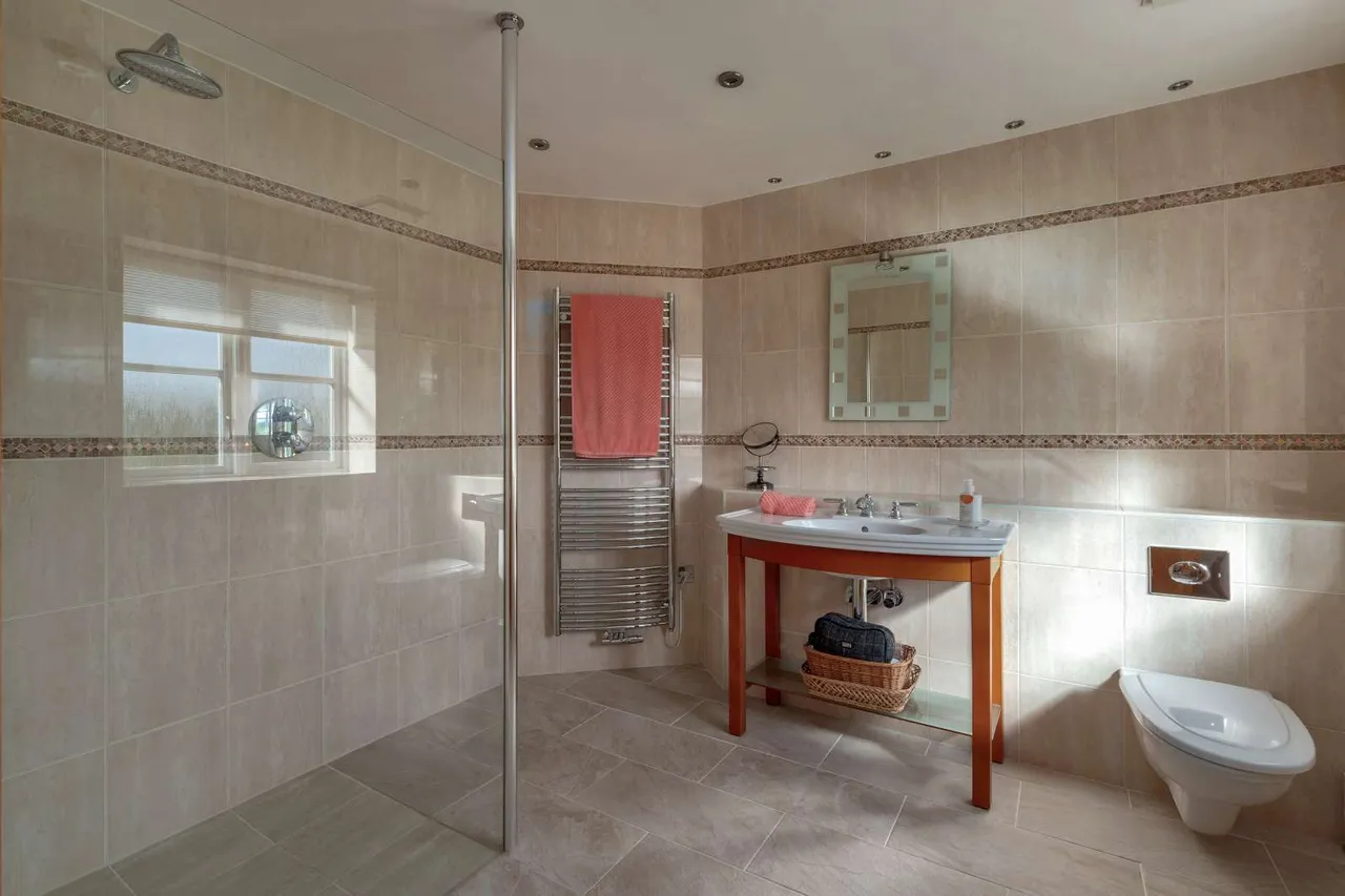 Chelford Road, Prestbury, SK10, photo 21