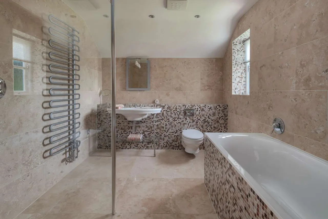 Chelford Road, Prestbury, SK10, photo 22