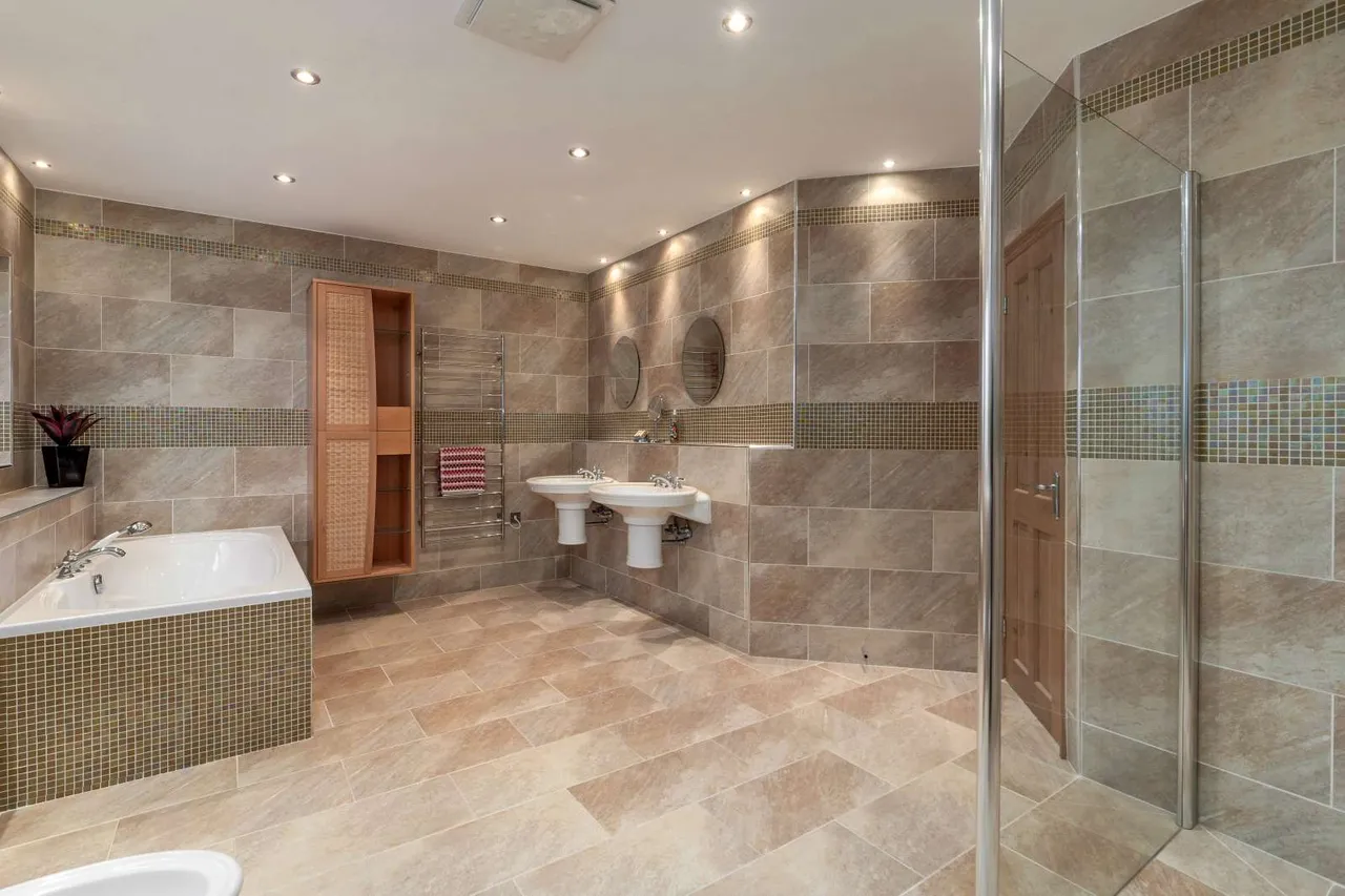 Chelford Road, Prestbury, SK10, photo 16