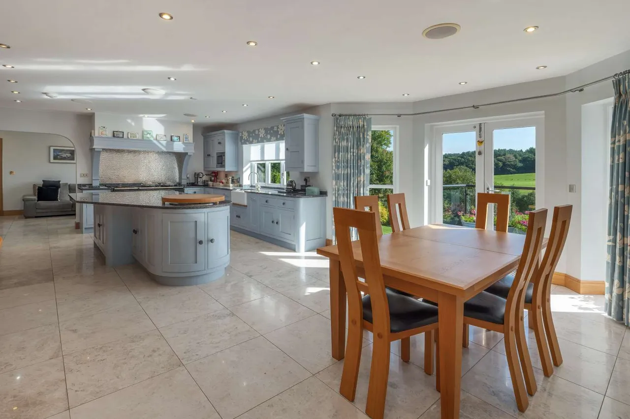 Chelford Road, Prestbury, SK10, photo 9