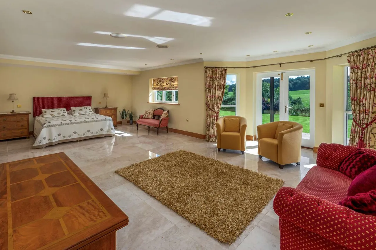 Chelford Road, Prestbury, SK10, photo 13