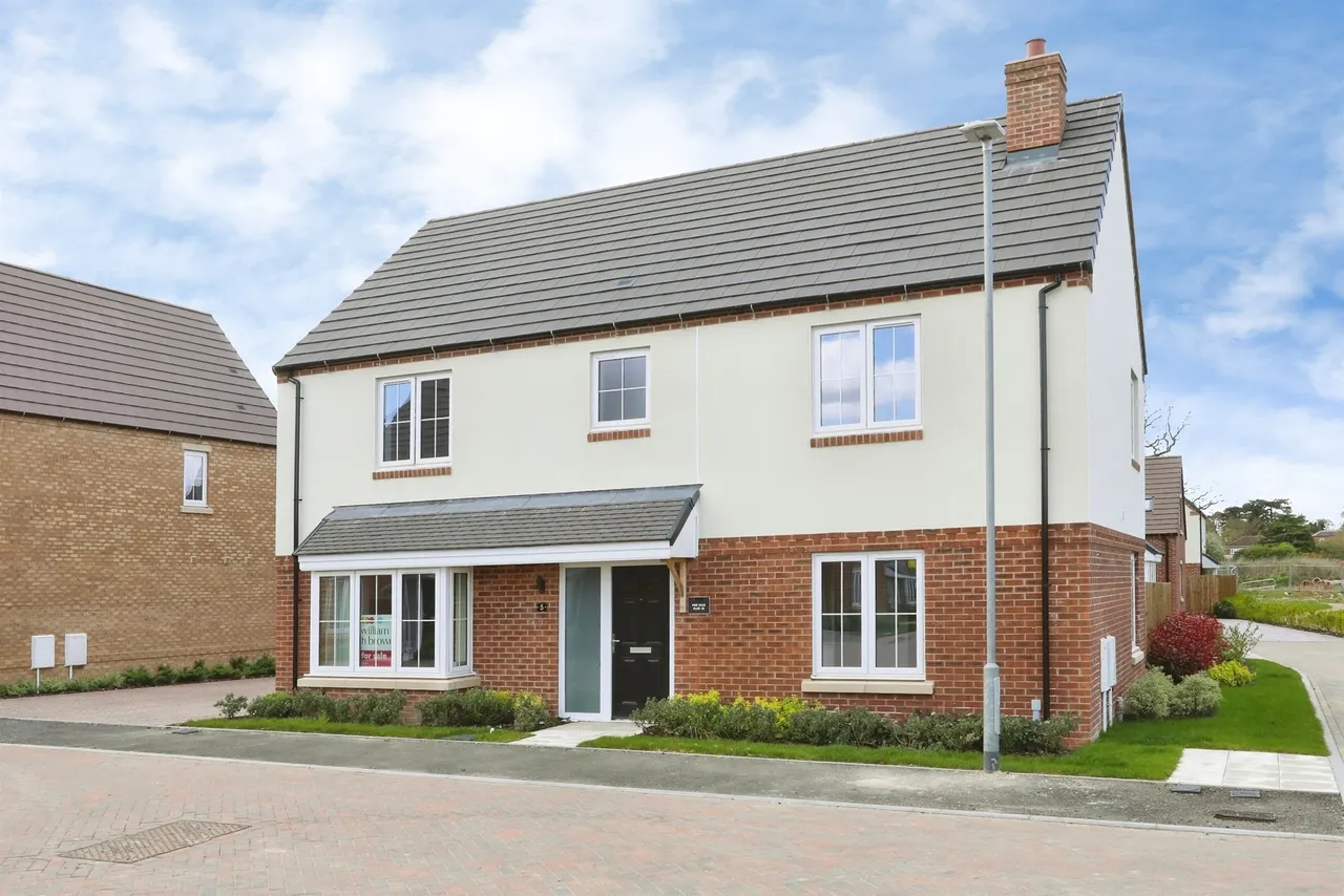 4 bed house for sale — Hazel Grove, Retford