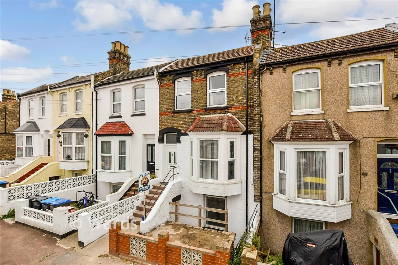 5 bed house for sale, Clifton Gardens, Margate, CT9