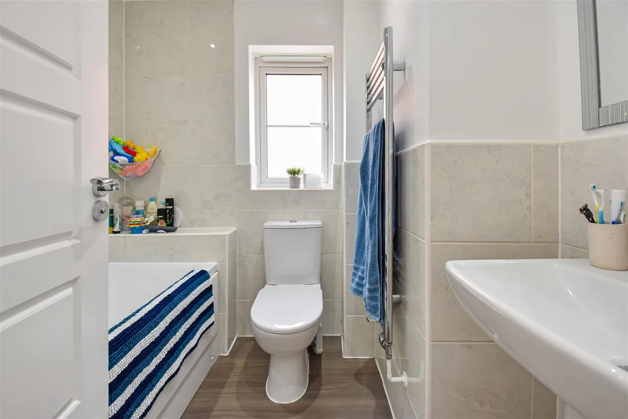 Portland Close, Cullompton, photo 12